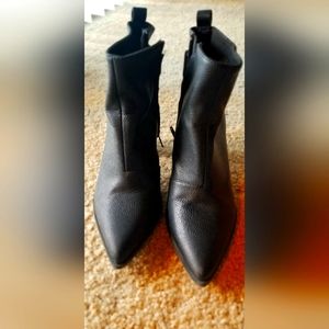 Old navy black pointed toe boots